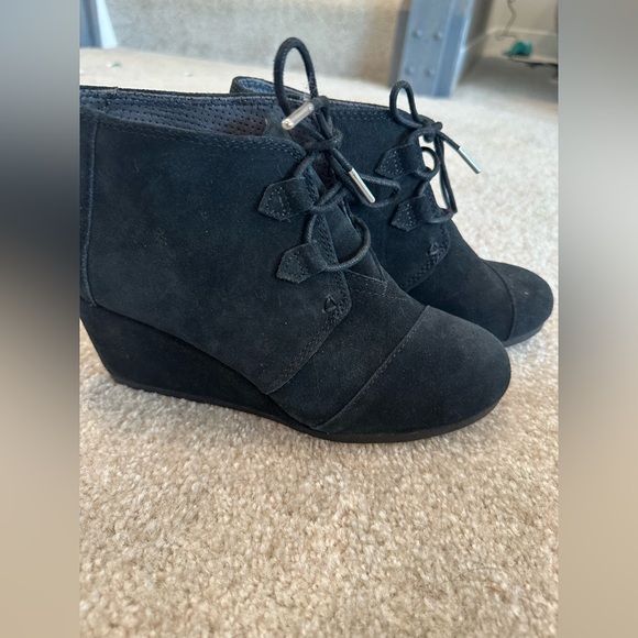 Toms booties size 8 - Picture 3 of 5